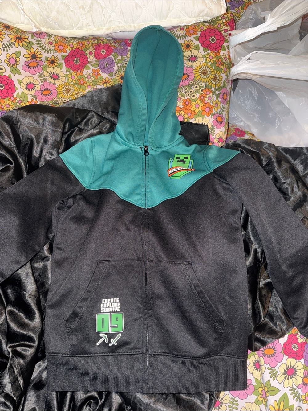 Minecraft Hoodie!! (Like new)